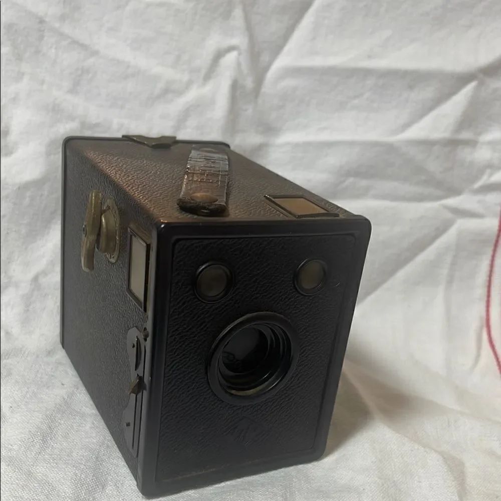 Vintage Black AGFA B-2 Box Camera